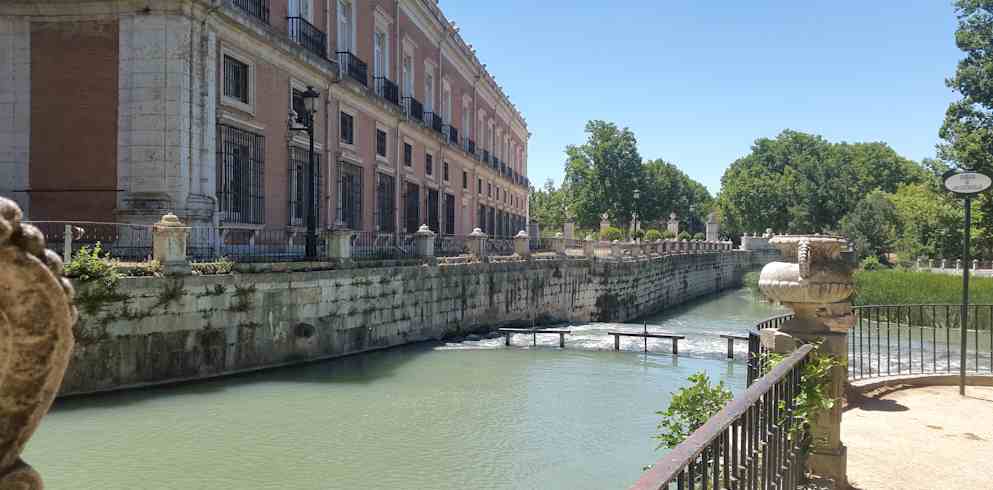 Royal Palae Of Aranjuez Fountain -one day in madrid