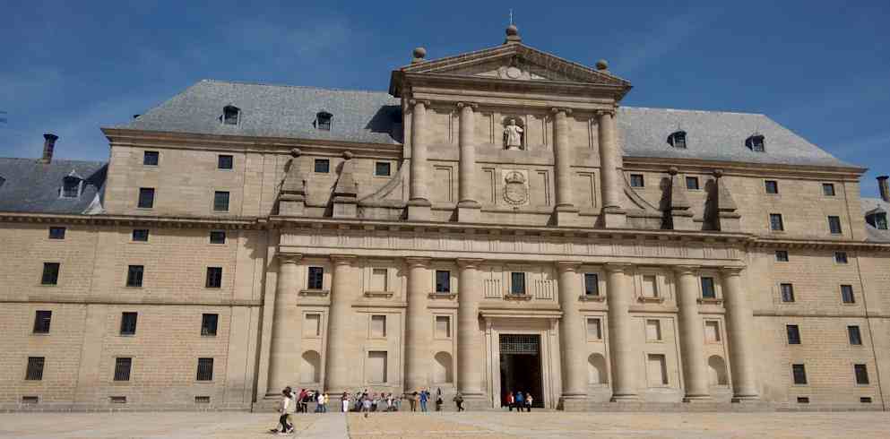 Royal Palace San Lorenzo del Escorial Front-* One day in Madrid