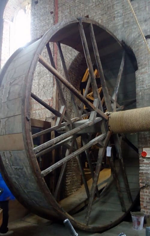 Beverley-Minster Medieval TreadWheel Crane - traveling-cooking