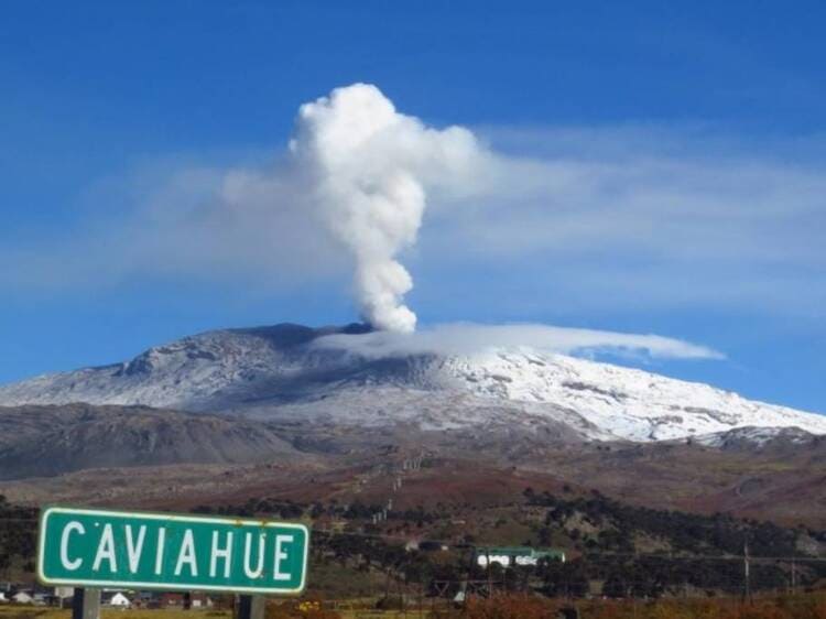 Copahue Volcano Shows Activity Today. Orange Alert