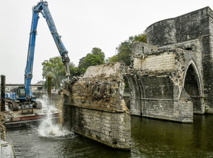 Medieval bridge shot down in Tournai - Belgium