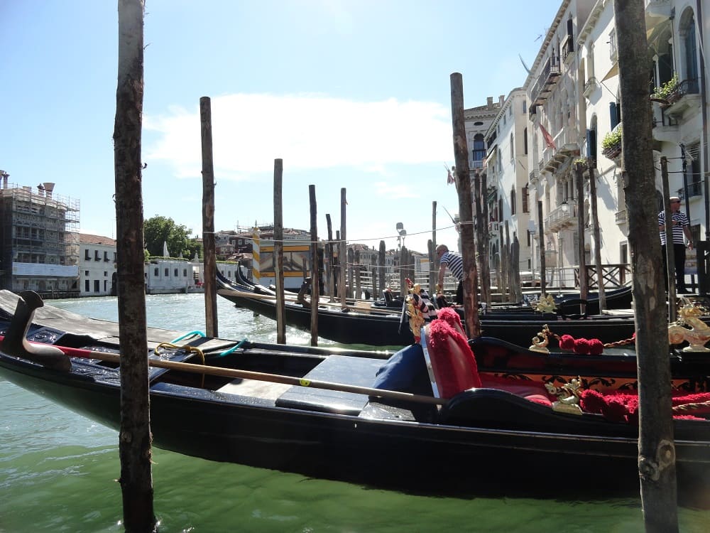 Gondola - venice fall in love -Venice Fall in 3Love - Small Channel -Falling in Love with #Venice from The First Day Venice is a city where it is impossible not to fall in love. The whole city is charming, its monuments, buildings, streets and canals filled with the Venetian soul. #vacations