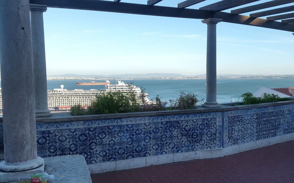 #Alfama Neighborhood - Viewpoint Santa Lucia - Best #Lisbon Pics -Best Lisbon #Pics & #Photography These are selected #photos of all the posts of this blog in the city of Lisbon #europe #portugal #vacation