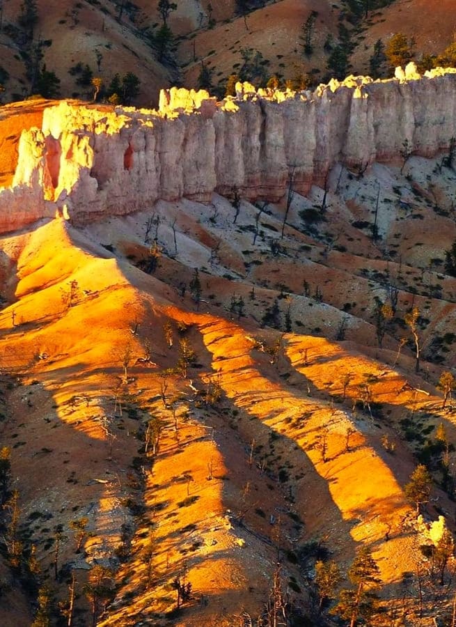 Bryce Canyon national Park is located in southwestern Utah and 260 miles from the city of Las Vegas. It is north of the Grand Canyon #National Park, about 144.5 miles via US-89 S and US-89A S. #hiking #vacation