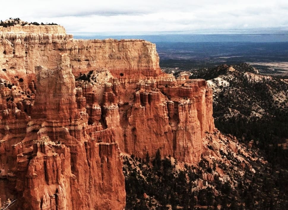 Bryce Canyon national Park is located in southwestern Utah and 260 miles from the city of Las Vegas. It is north of the Grand Canyon #National Park, about 144.5 miles via US-89 S and US-89A S. #hiking #vacation