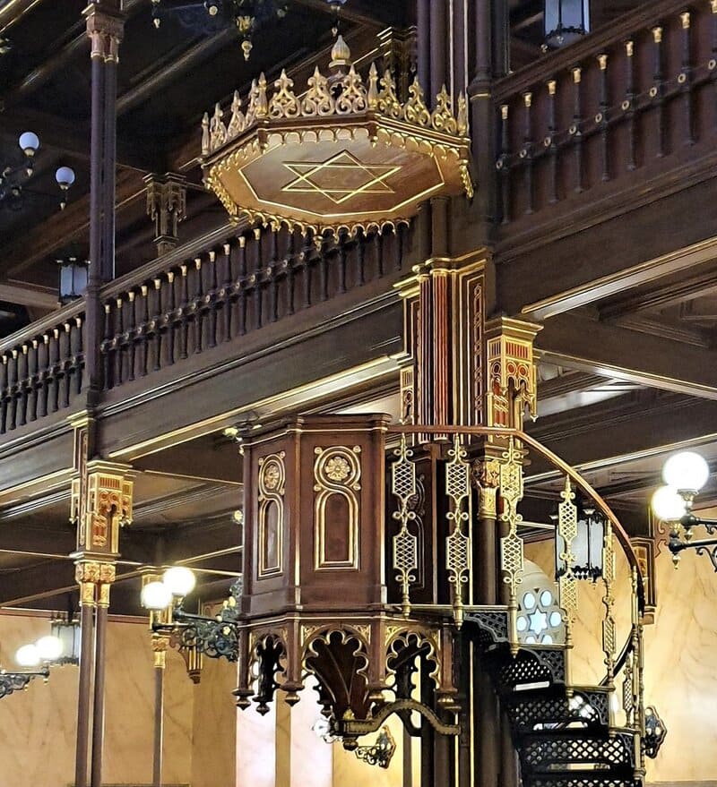 Pulpit - Great Synagogue of Budapest